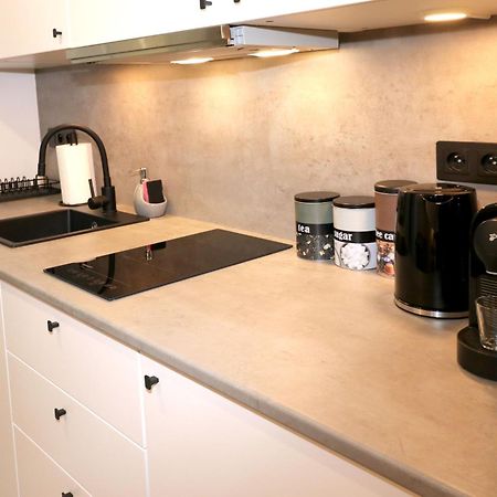 Falcon Apartment Center 4 Metro Swietokrzyska ワルシャワ エクステリア 写真