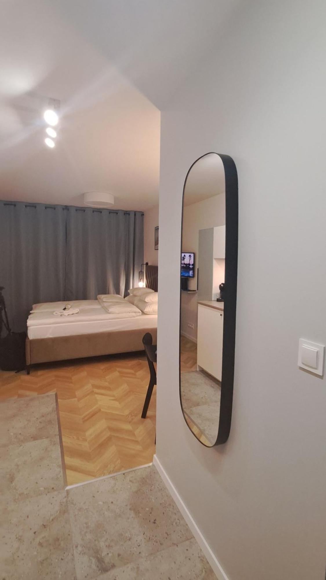 Falcon Apartment Center 4 Metro Swietokrzyska ワルシャワ エクステリア 写真