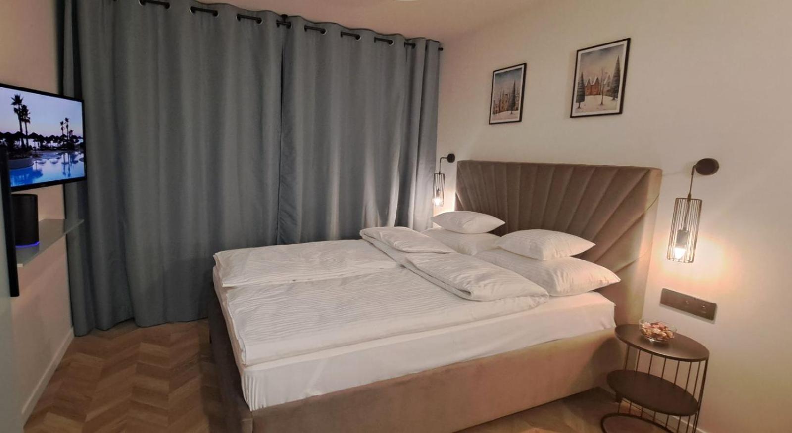 Falcon Apartment Center 4 Metro Swietokrzyska ワルシャワ エクステリア 写真