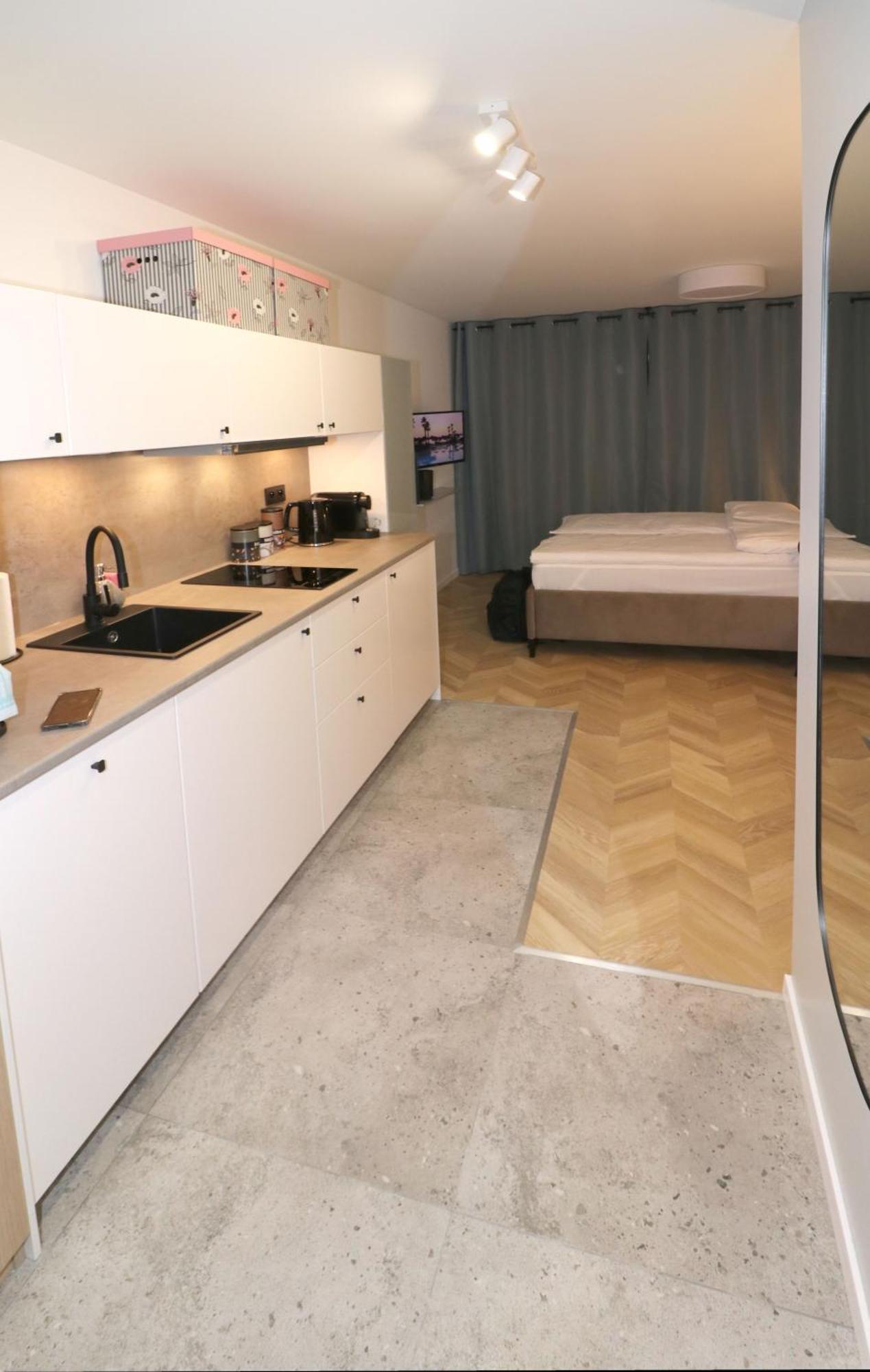 Falcon Apartment Center 4 Metro Swietokrzyska ワルシャワ エクステリア 写真